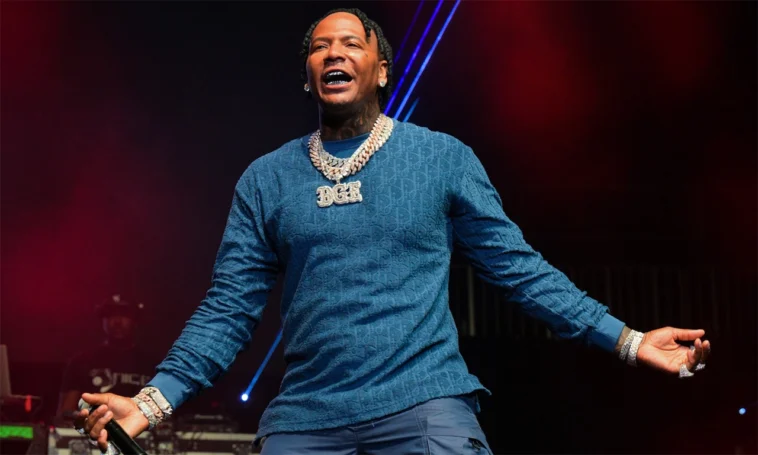 Moneybagg Yo Reacts After Fan Throws Money at Him During Show