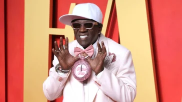 Flavor Flav Orders Entire Menu at Red Lobster After Bankruptcy News