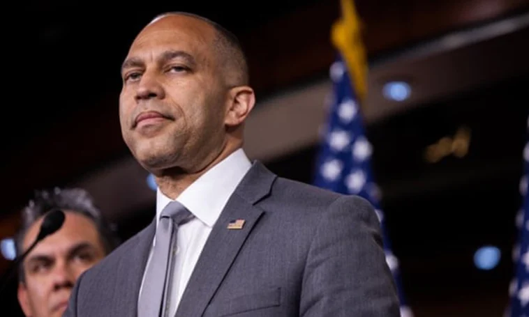 Top Democrats including Hakeem Jeffries schedule crisis meeting despite Biden's vow to continue fighting