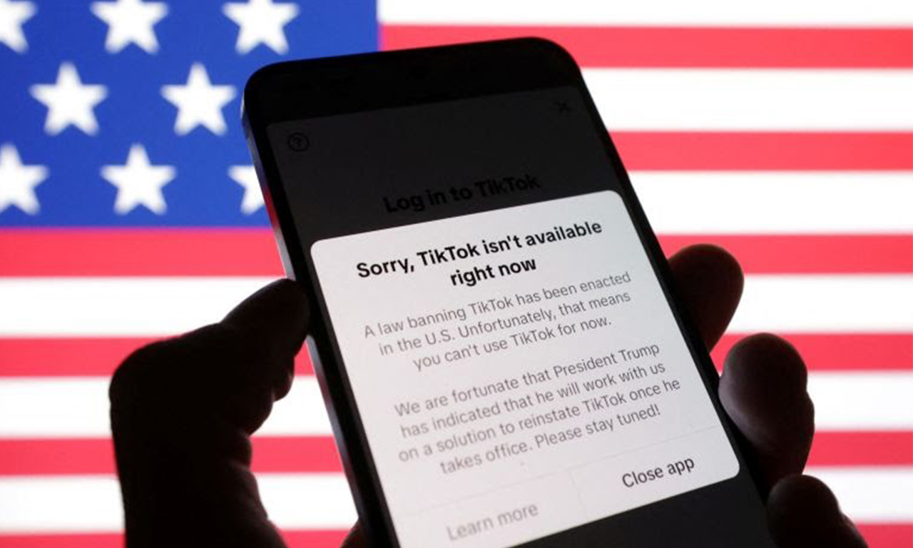 TikTok Restored on App Stores as Trump Pauses Ban Decision